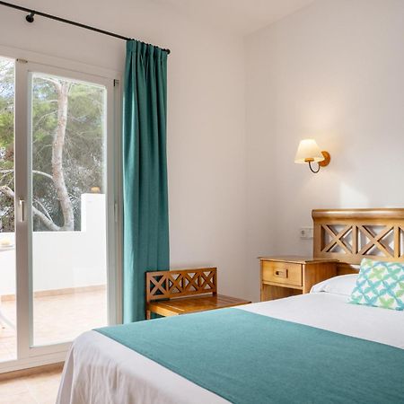 Hotel Roca Plana Es Pujols Exterior photo